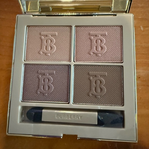 Eyeshadow Quad Iconic Honey - Picture 2 of 6